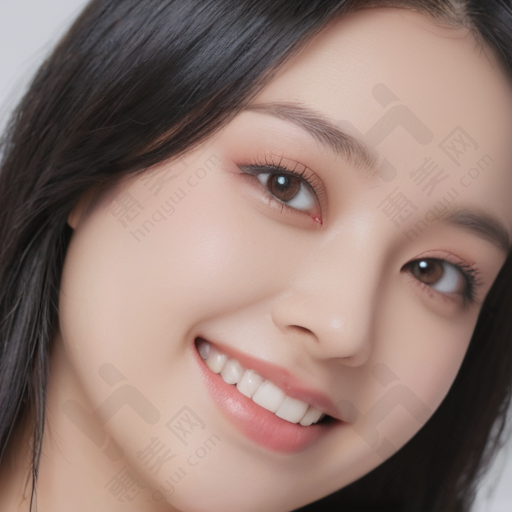 隆胸多少钱?