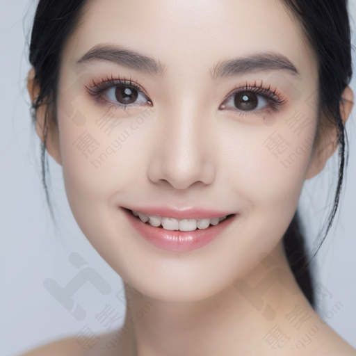 在吉林星范医疗美容门诊部体验精细开眼角,段圣楠医生的专業让眼睛焕发新生,搭配隆鼻结果显著,提升面部立体感与美感。
