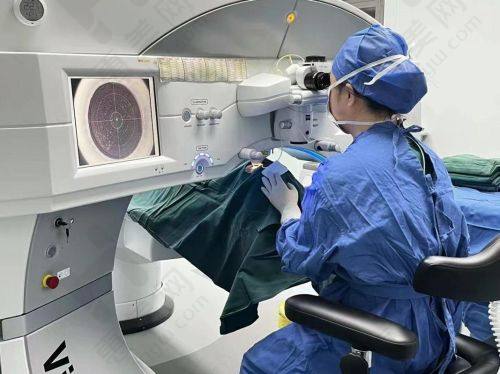 乔利亚和齐越兜带式后巩膜加固术治疗重度高度近视的修复周期